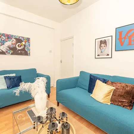 Xtra Large 4 Bedroom House, Near Excel, London City And 5 Walk To Train Station Экстерьер фото