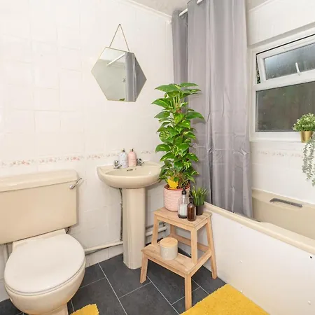 Xtra Large 4 Bedroom House, Near Excel, London City And 5 Walk To Train Station Экстерьер фото