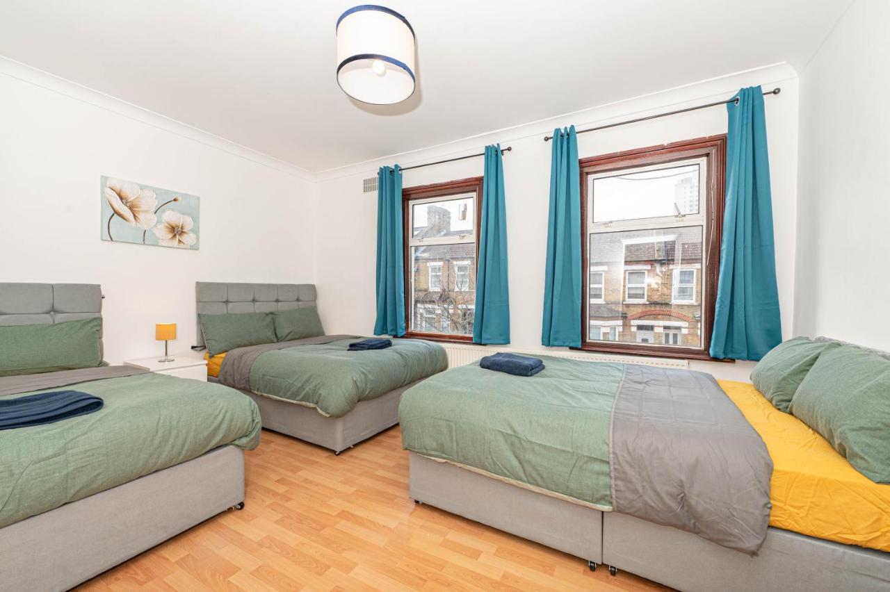 Дом отдыха Xtra Large 4 Bedroom House, Near Excel, And 5 Walk To Train Station Лондон